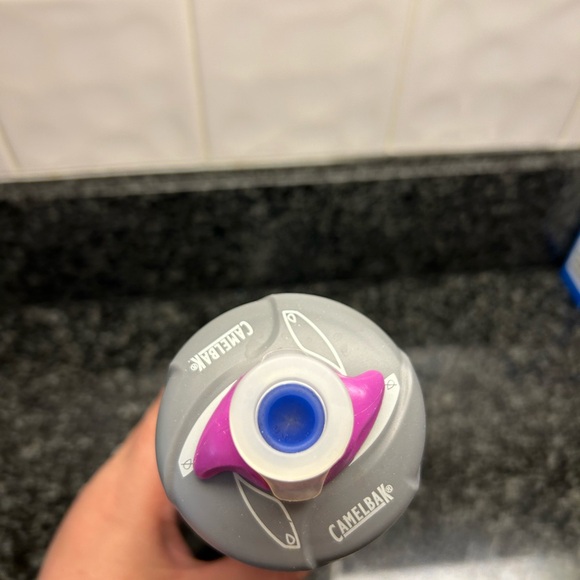 Camelbak Water Bottle - Picture 3 of 5